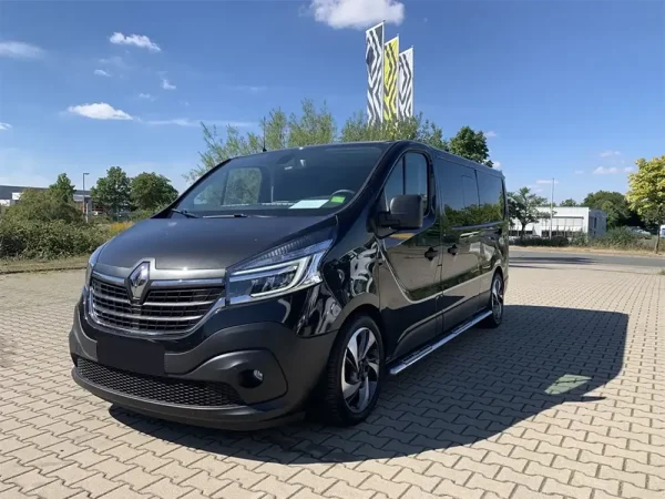 Pesinatsiz Aylık Kiralık Otomobil Siyah Renault Trafic 2021