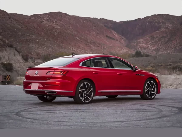 Günlük Kiralık Araba Yeni Volkswagen Arteon Havalimanı Araç Kiralama